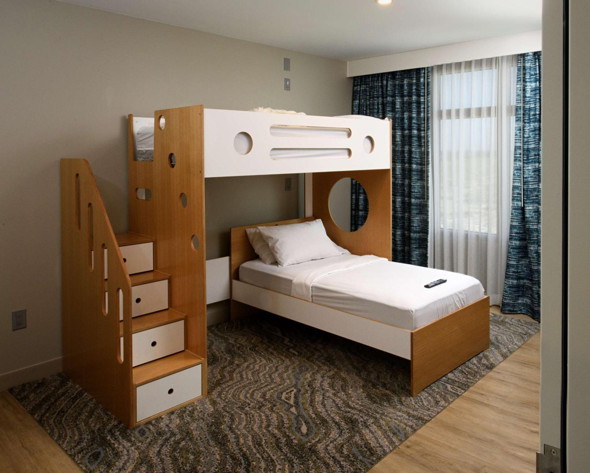 Embassy Suites St Augustine Beach Oceanfront Resort Сейнт-Огастін Екстер'єр фото